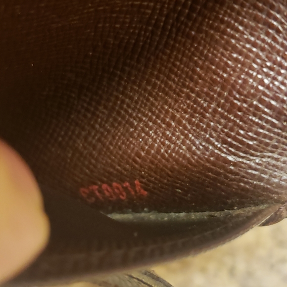 Louise Vuitton Key Holder - Picture 8 of 12